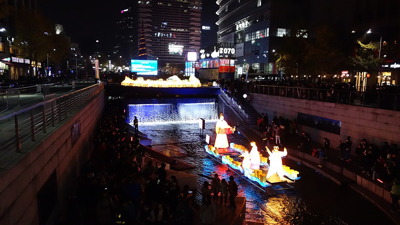 Lantern boats at the Seoul Lantern Festival.