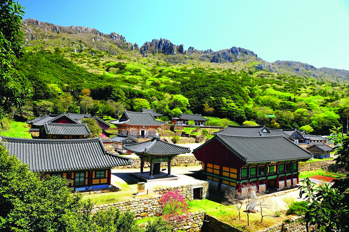 Mihwangsa - a temple where guests can stay.